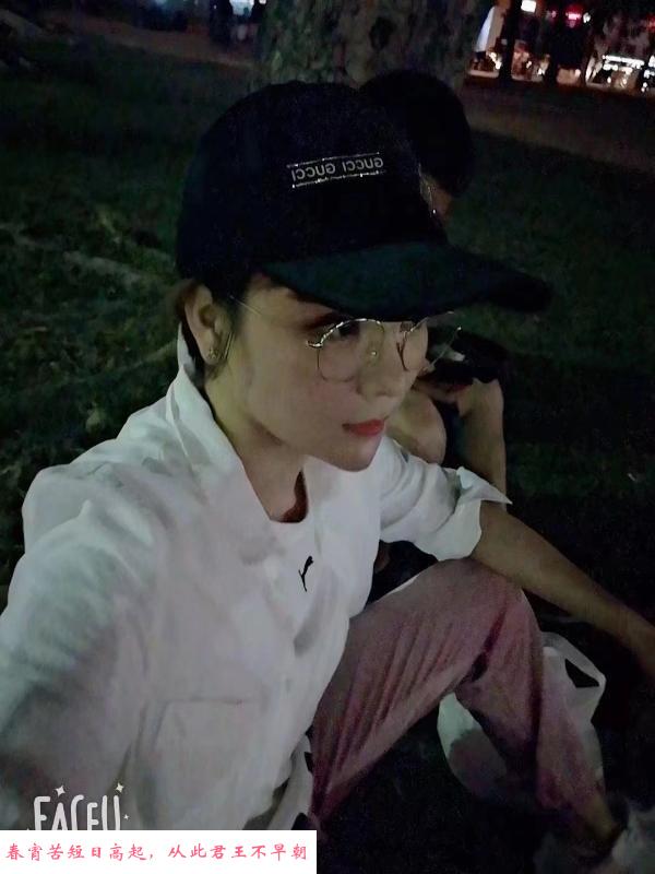三通颜值骚美女 第1张