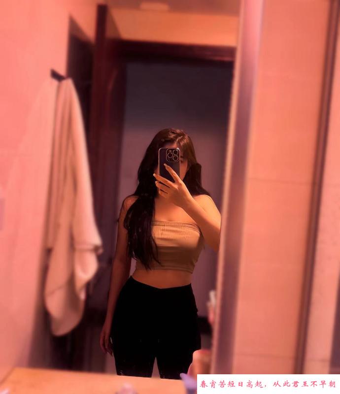 AV水床女王ViVi 第2张
