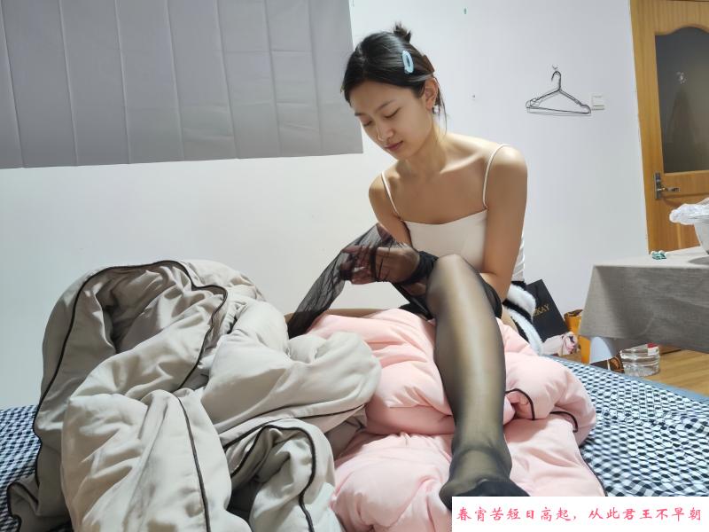 黑丝诱惑琳琳 第3张
