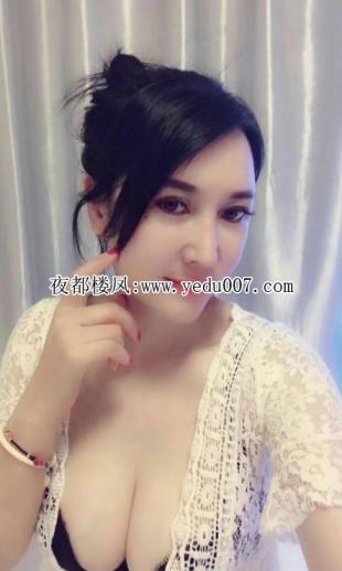 验证大胸少妇，胸推很爽 第1张