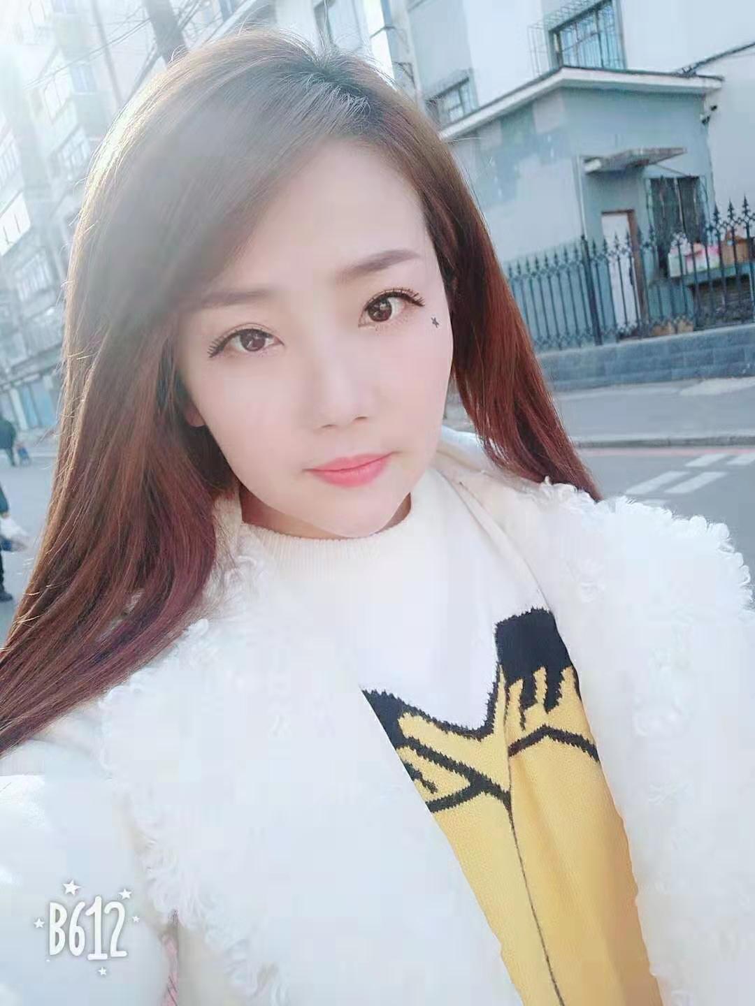 清纯美女只外出 第1张