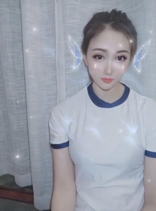 模特兼职的灵儿 第3张