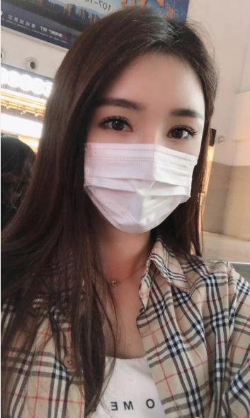 着实良家女：粉嫩多汁，潮喷熊大耐操骚 第1张