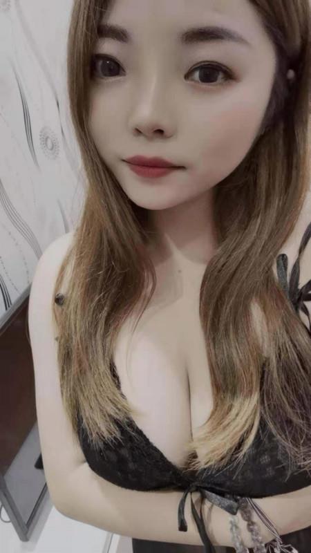 南湖大胸妹子 第2张