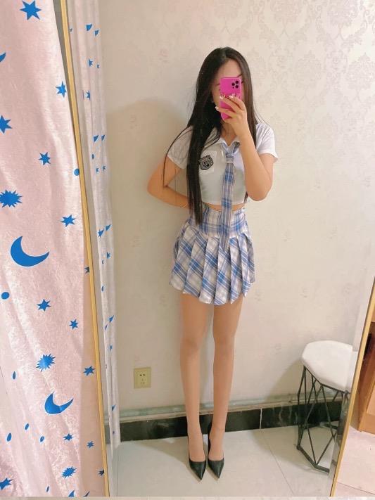 99年小姐姐姿势多瘾大 第3张