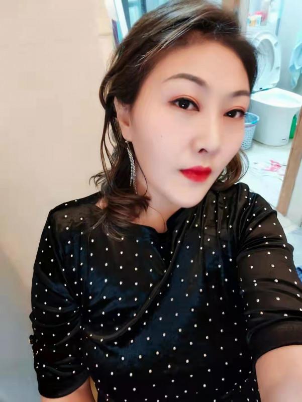 天河性感熟女 第3张