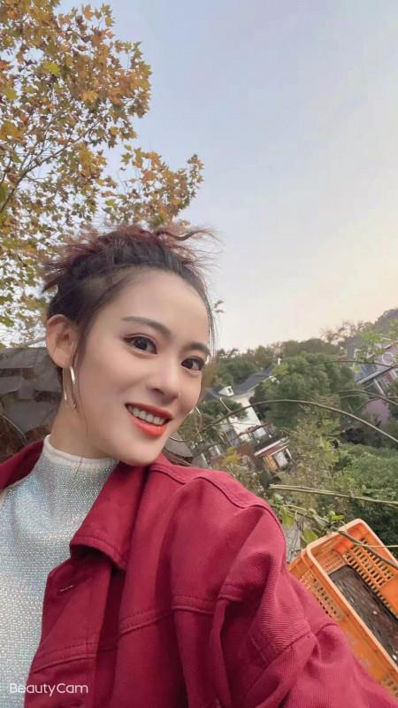 身材不错的嫩妹 第1张