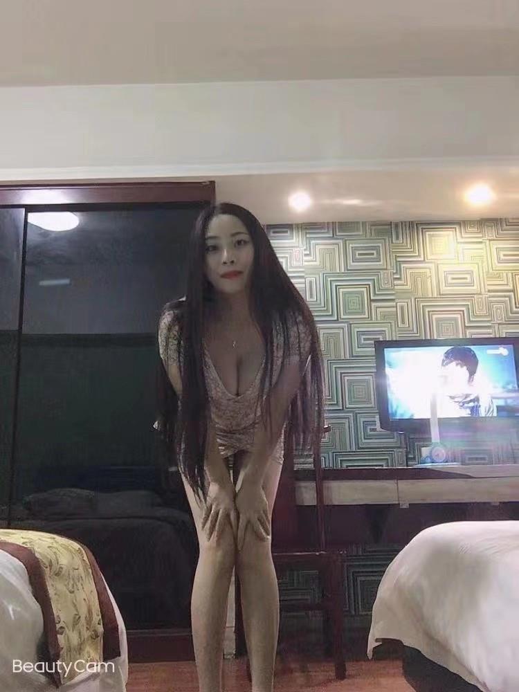 少妇含雪 第3张