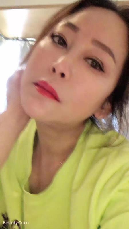 奶子坚挺的少妇 第1张