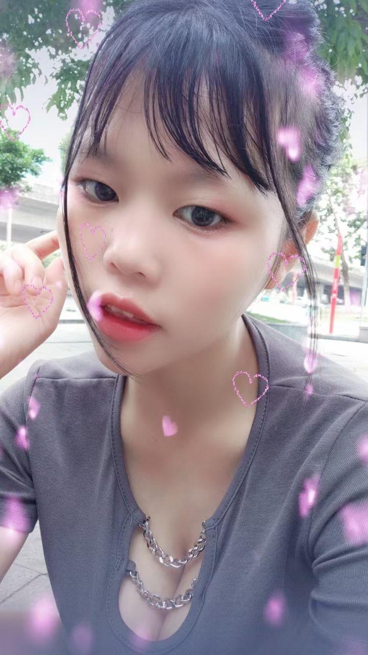 奶子很软的年轻妹子 第2张