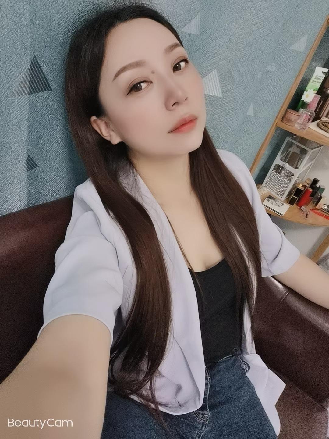大奶骚妹 第1张