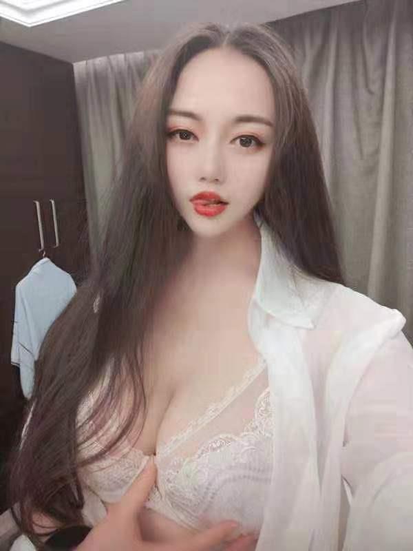 望京乳娘童颜巨乳 第1张