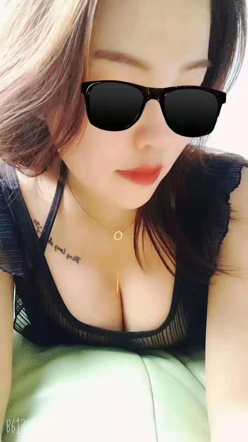 36D极品大奶兼职女导游 第2张