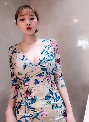 超赞妹子,大长腿D奶粉木耳 第1张