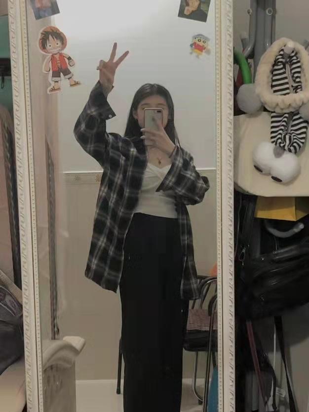 干了个闷骚小妹差点夹断我 第2张